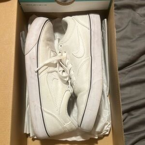 Women’s Nike shoes